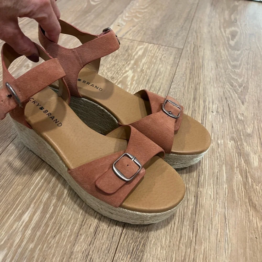 LUCKY BRAND NWOB NAVEAH Suede ankle strap wedge espadrille in canyon rose